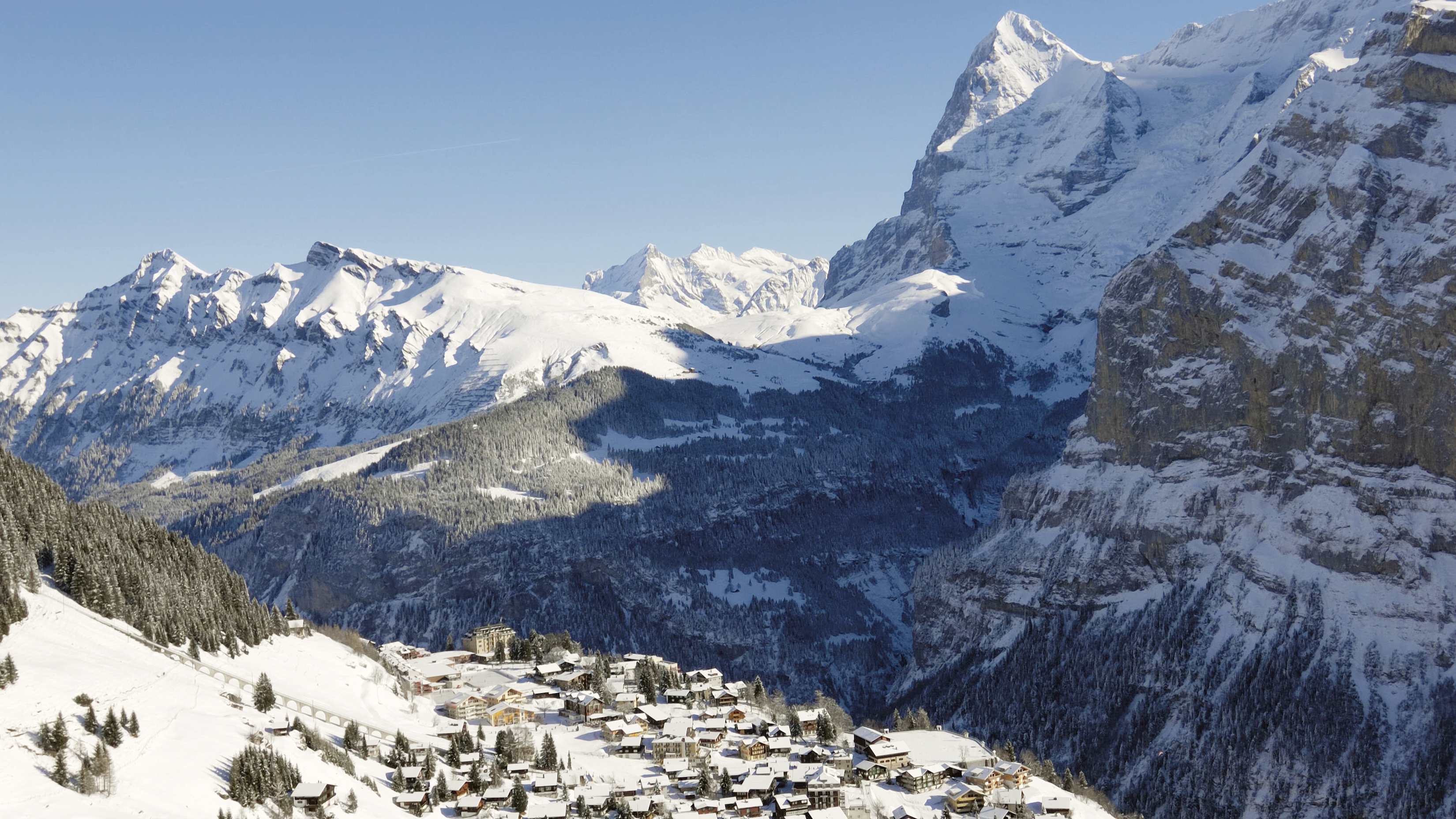 Muerren Winter Schnee Eiger Moench Panorama